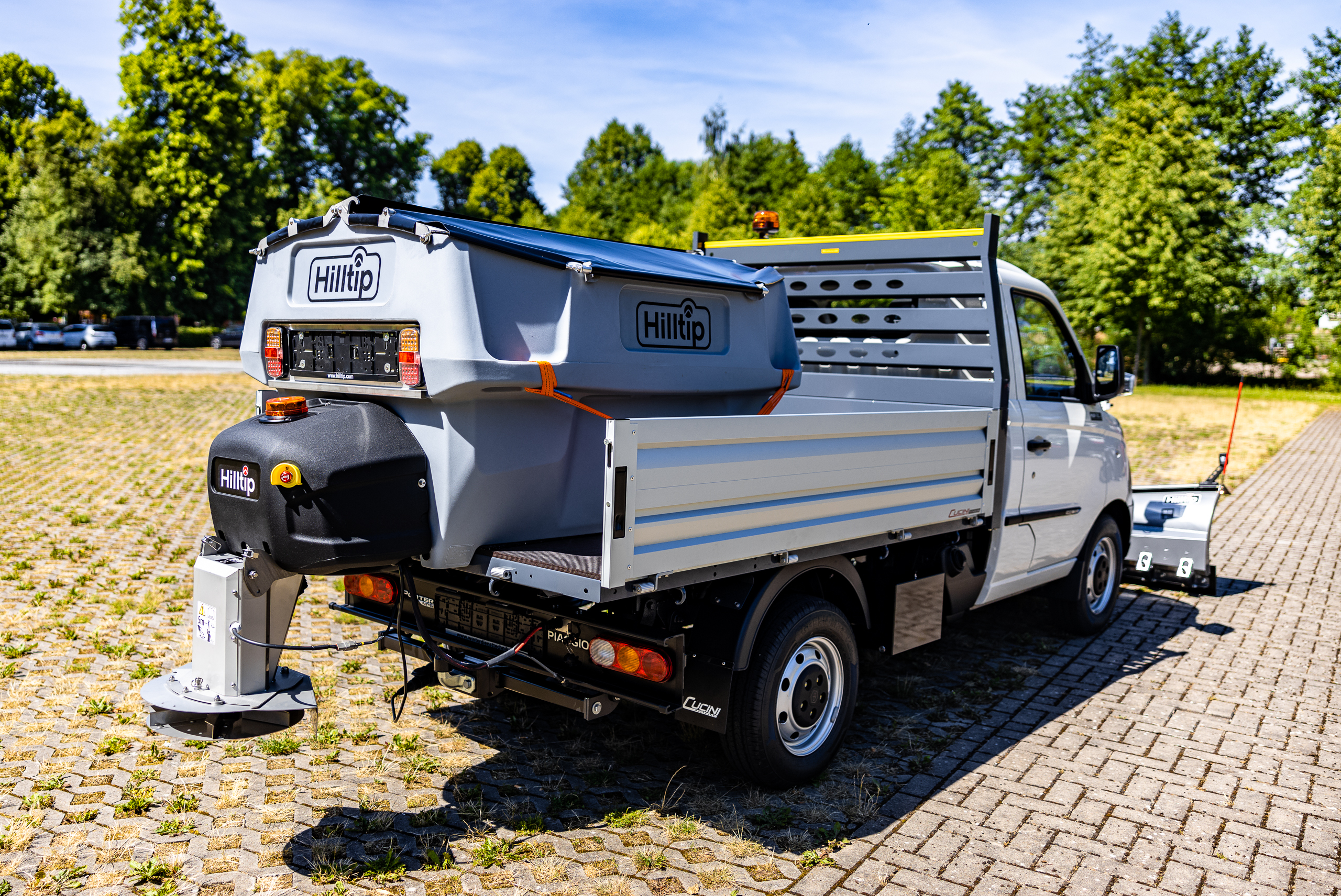 Piaggio Porter NP6 Winterdienst Piaggio NP6 Winterdienstfahrzeug Hilltip Icestriker 550