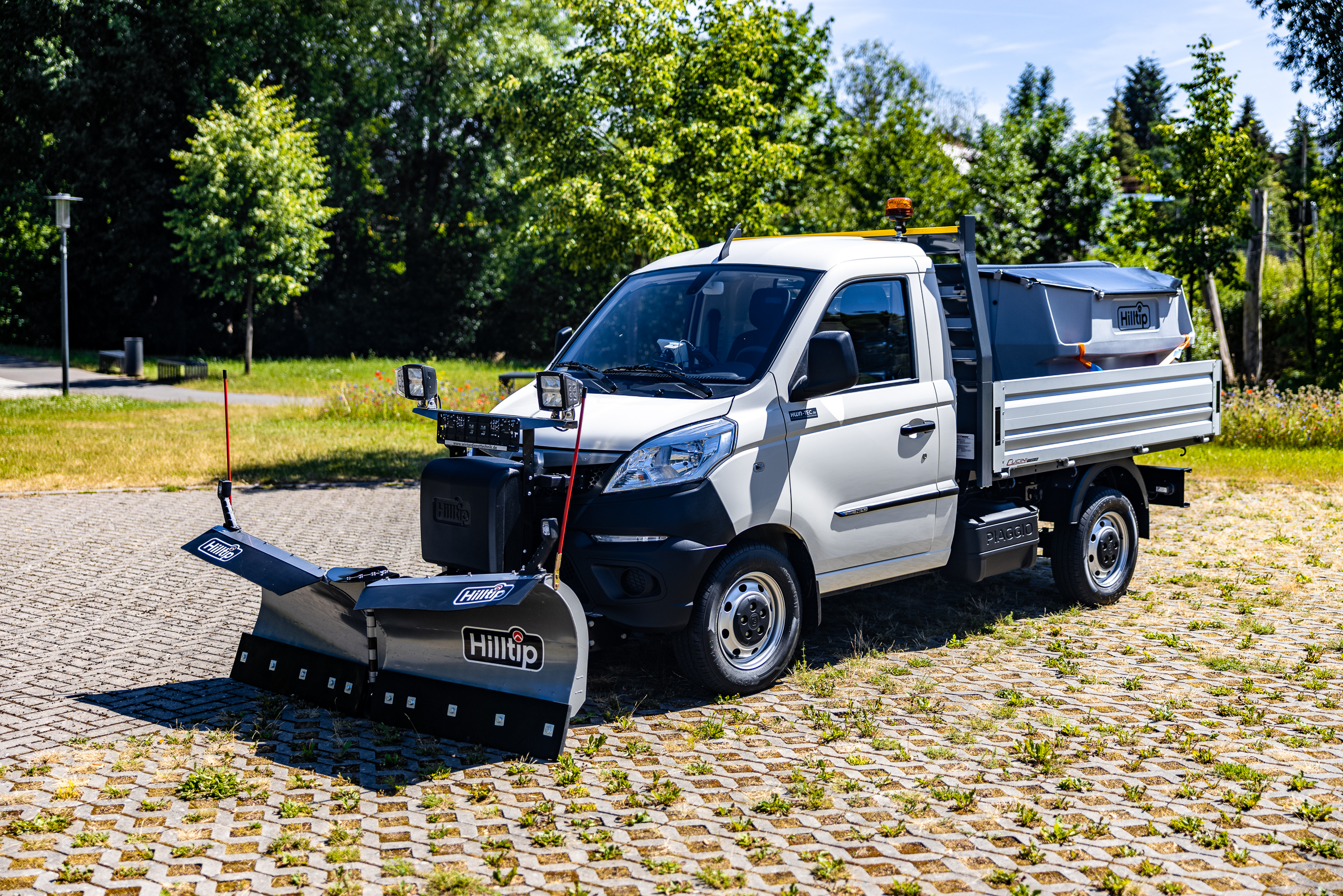 Piaggio Porter NP6 Winterdienst Piaggio NP6 Winterdienstfahrzeug Hilltip Icestriker 550