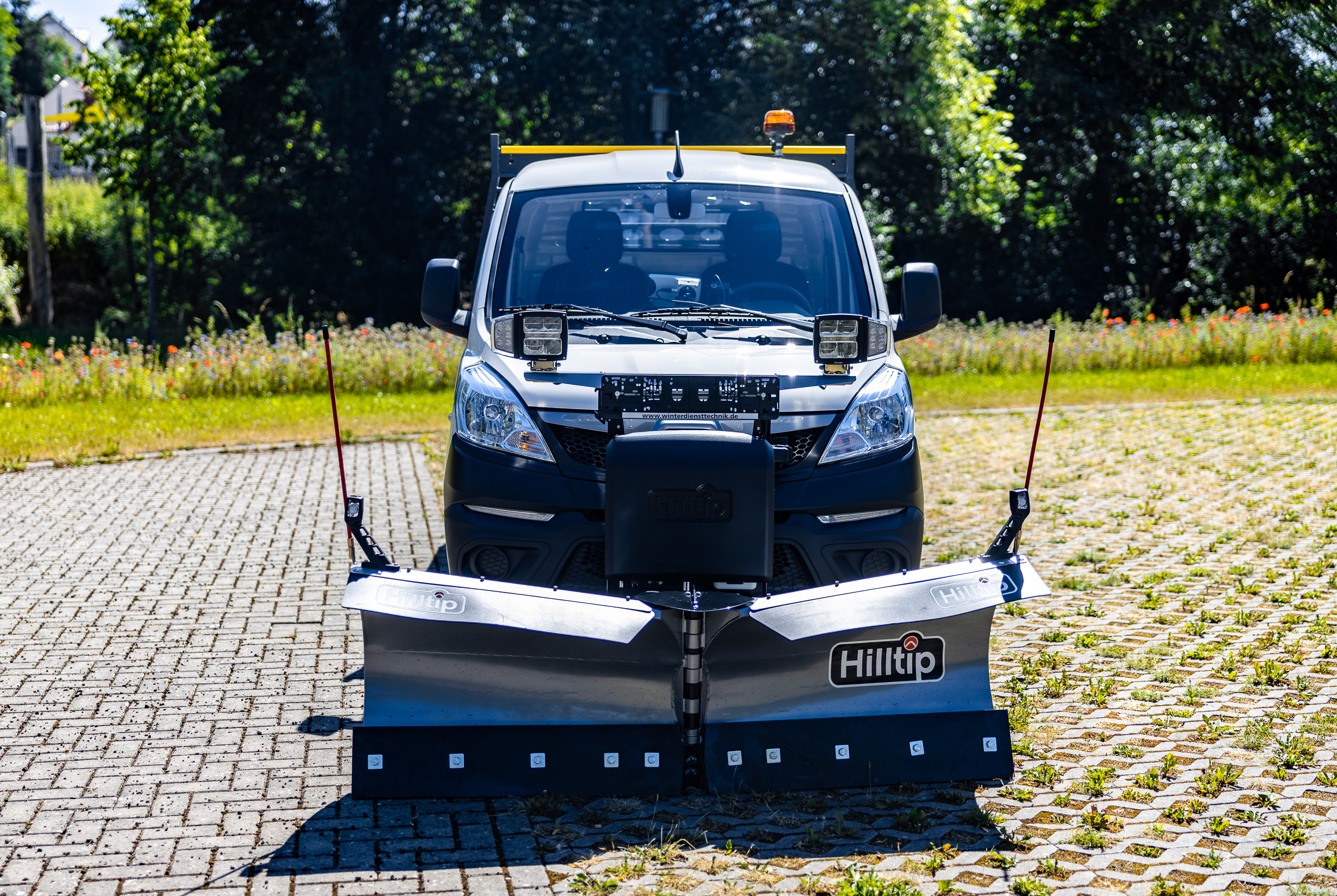 Piaggio Porter NP6 Winterdienst Piaggio NP6 Winterdienstfahrzeug Hilltip Icestriker 550